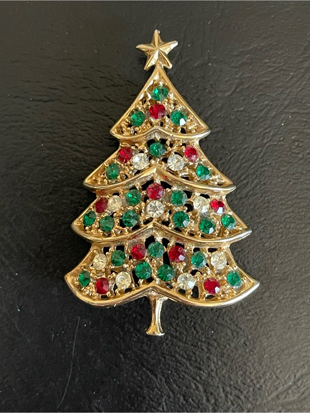 Vintage Gold-Tone rhinestone Christmas Tree Brooch.